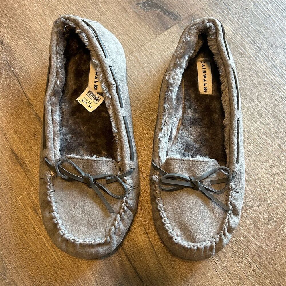 Airwalk Women's Grey Moccasins Size 11 Faux Fur Lined Slippers